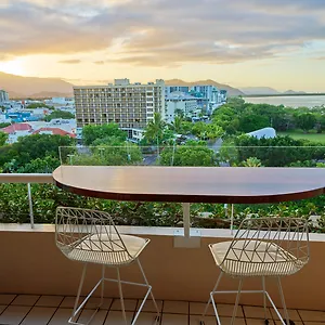https://hilton-cairns.queenslandhotels.net